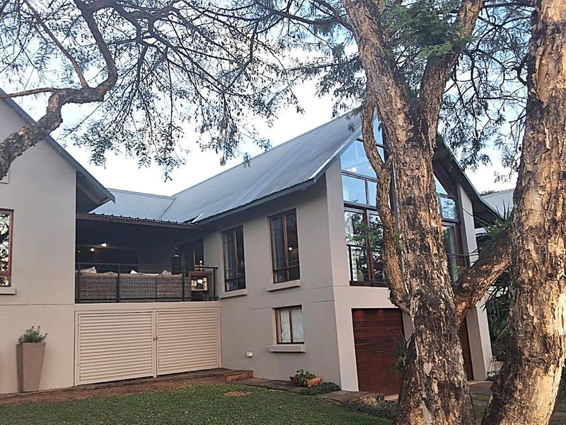 Light-Filled Modern Living in Golden Acres - Photo 2