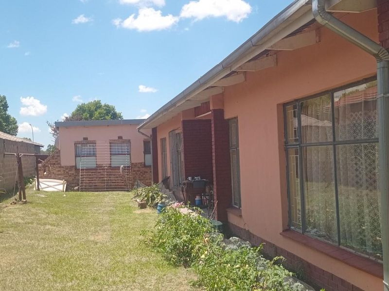 House For Sale in Ncandu Park Newcastle KwaZulu Natal - Photo 8