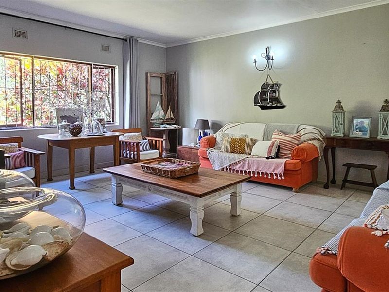 MASTERFUL MANSION - a Timeless MASTERPIECE in Uvongo - Photo 3