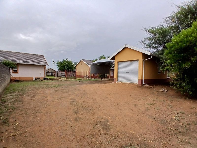 House For Sale in Sunset Manor, Kimberley - Photo 2