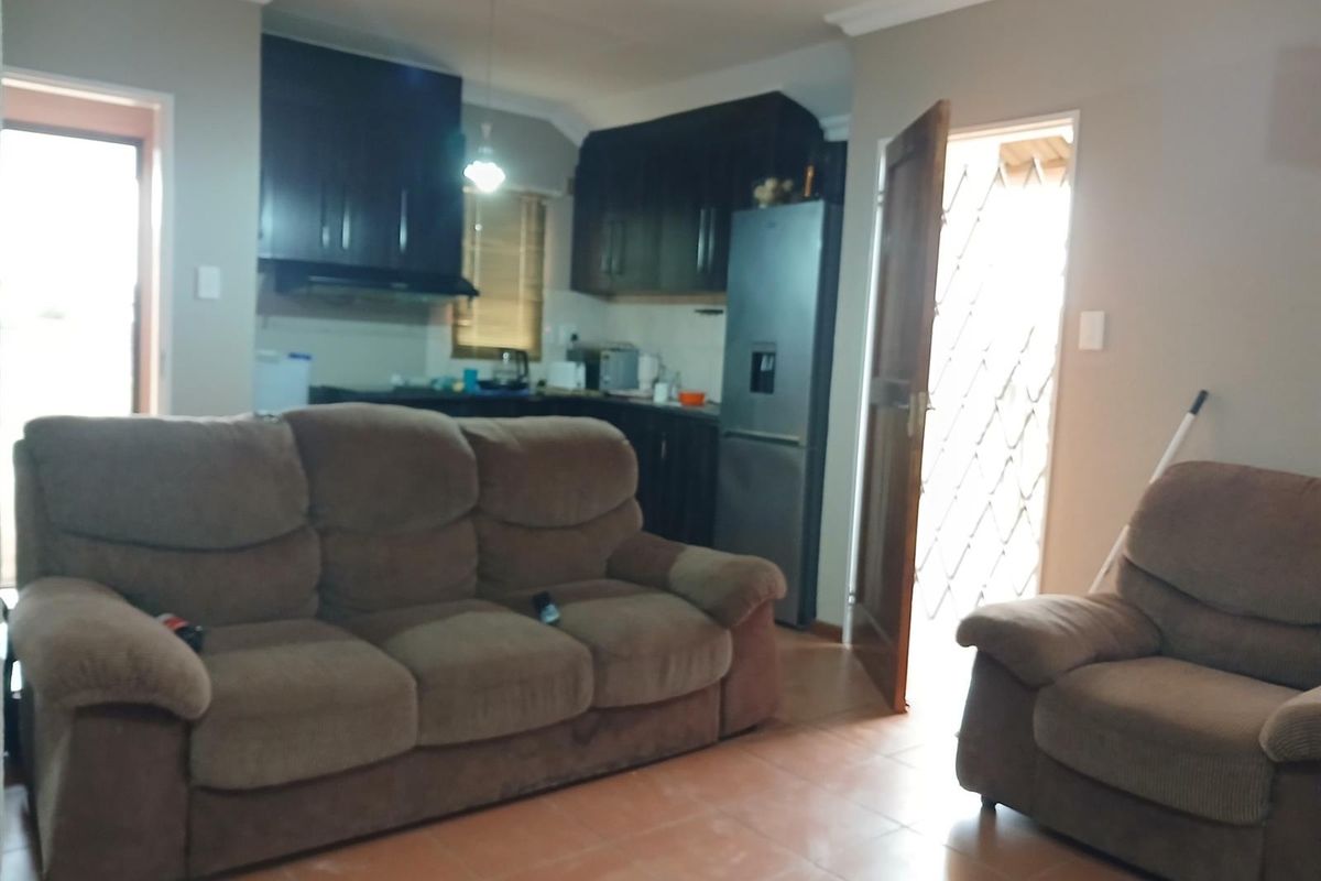 House For Sale in Sunset Manor, Kimberley - Photo 4