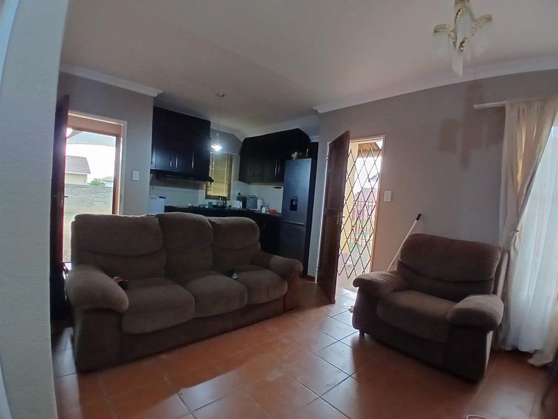 House For Sale in Sunset Manor, Kimberley - Photo 3