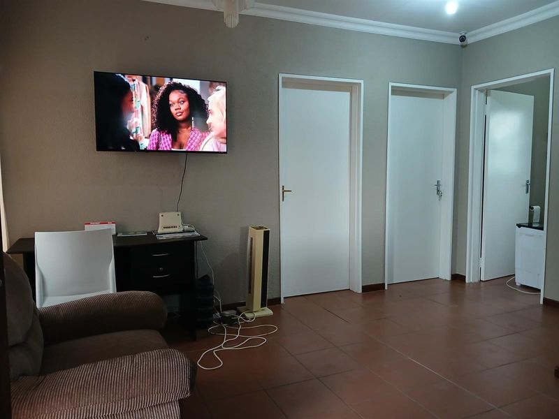 House For Sale in Sunset Manor, Kimberley - Photo 5