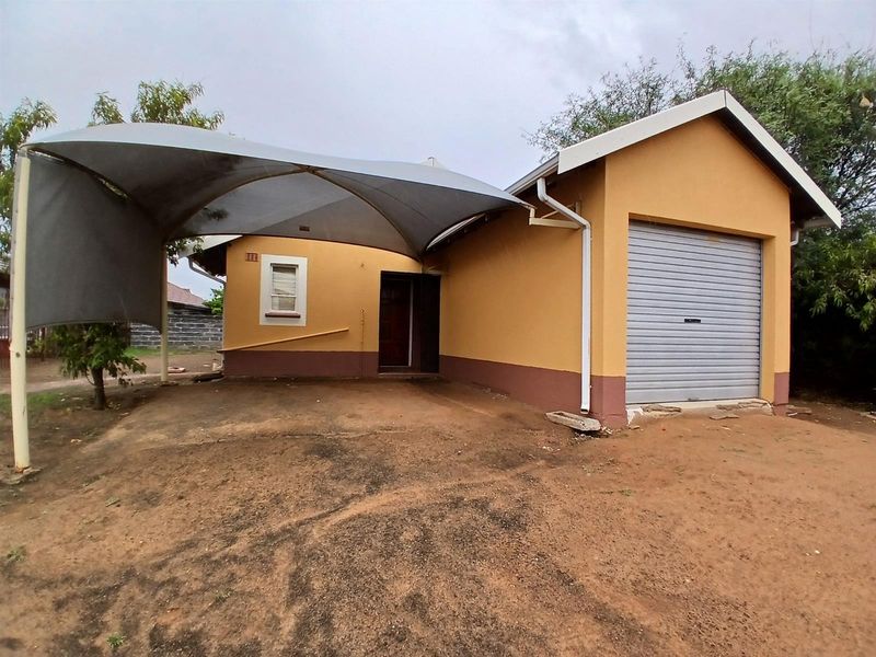 House For Sale in Sunset Manor, Kimberley - Photo 1