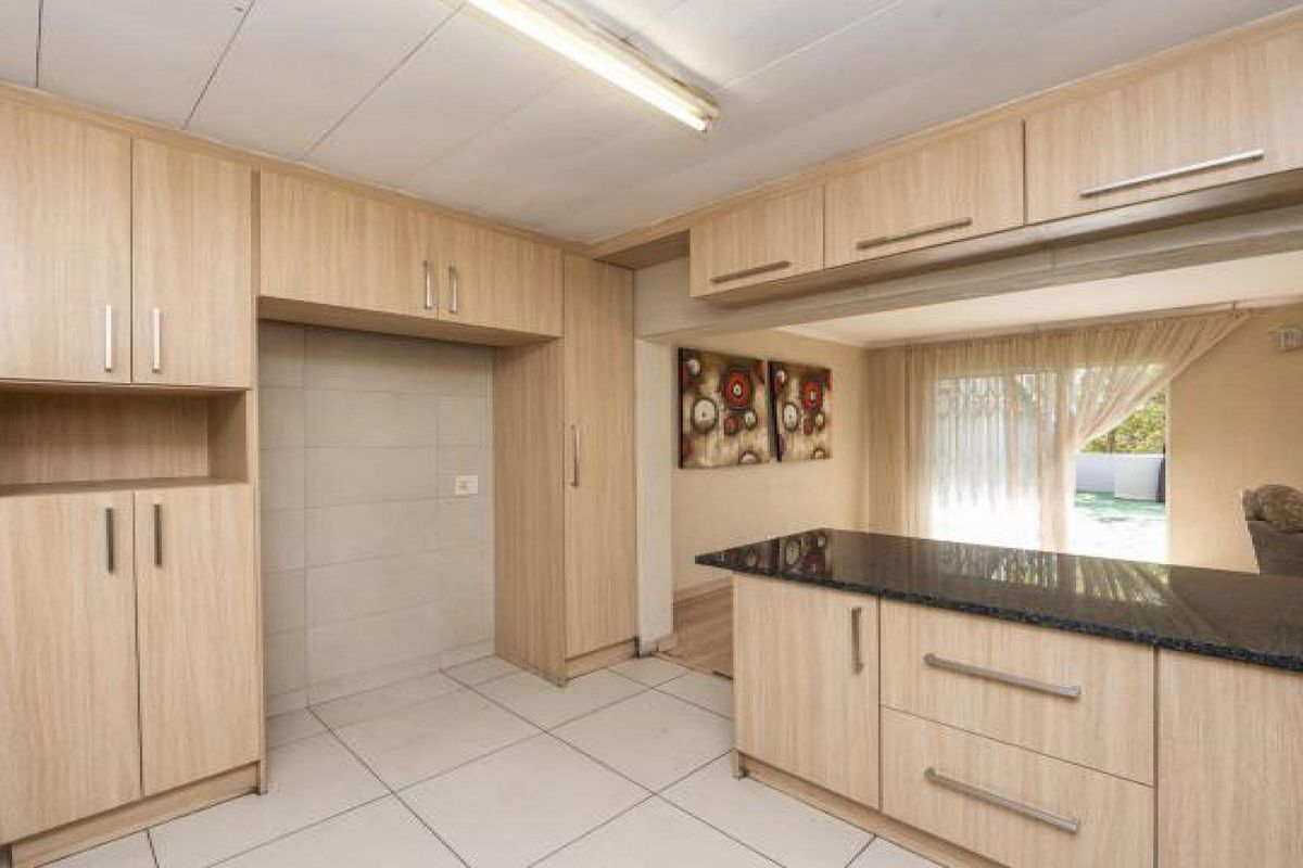Excellent Value: Spacious, well-maintained, and larger than most - Photo 5