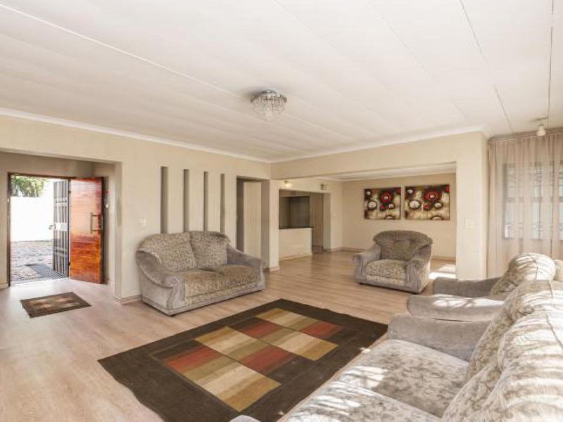 Excellent Value: Spacious, well-maintained, and larger than most - Photo 8