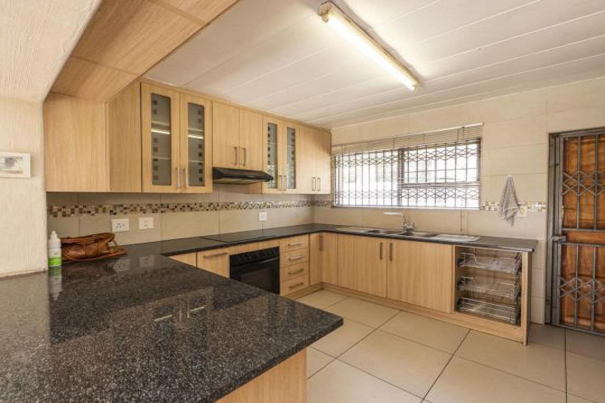 Excellent Value: Spacious, well-maintained, and larger than most - Photo 4