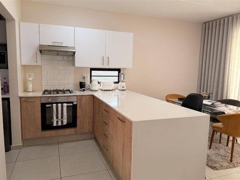 Charming 3Bedroom house in Fourways - Photo 7