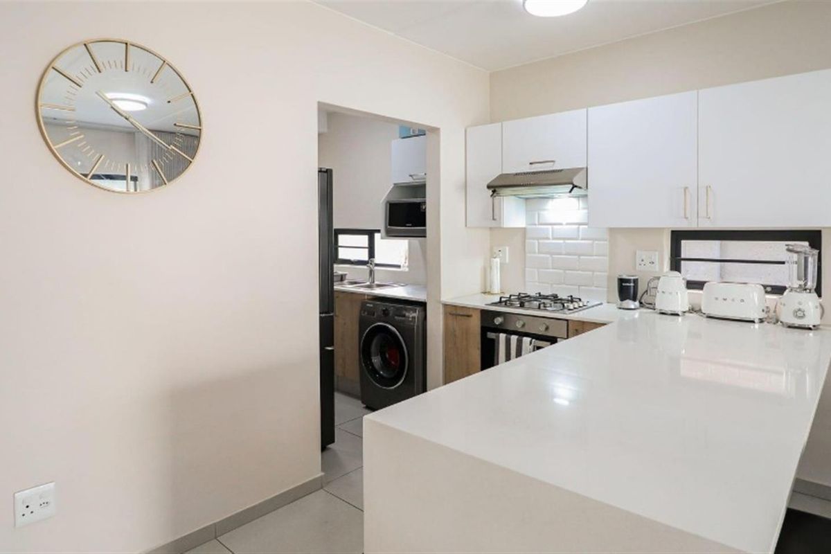 Charming 3Bedroom house in Fourways - Photo 4