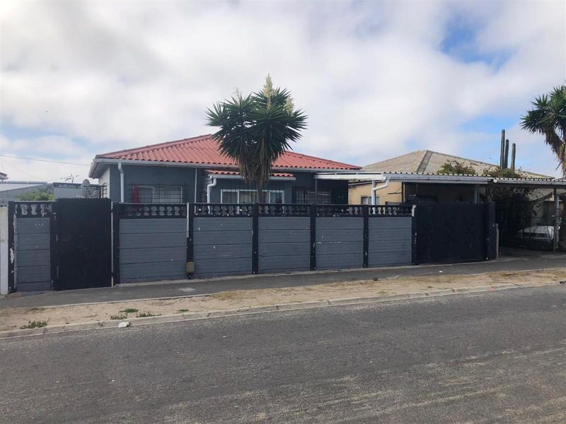 3 bed house with 7 room separate flat in Brooklyn in Milnerton - Photo 7