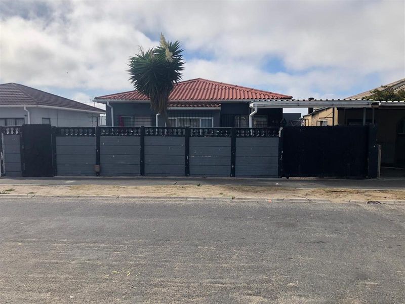 3 bed house with 7 room separate flat in Brooklyn in Milnerton - Photo 8