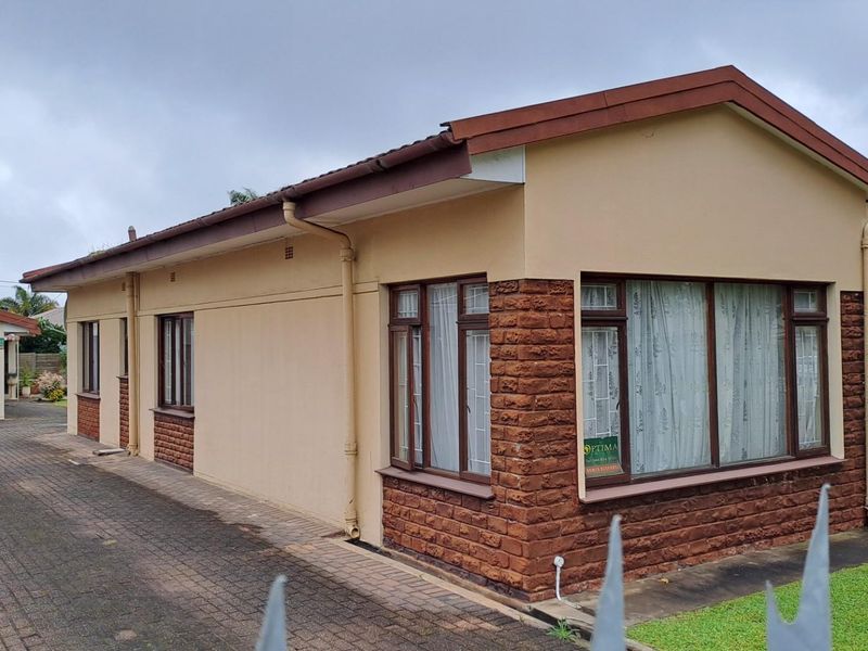 Three-bedroom house with Granny Flat in George South - Photo 2