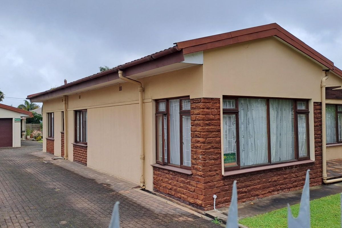 Three-bedroom house with Granny Flat in George South - Photo 2