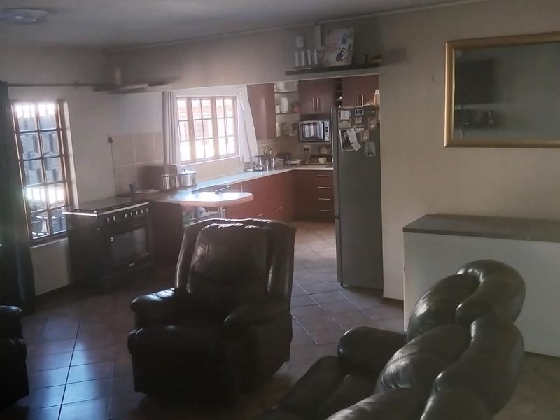 House For Sale in Hoeveld Park, Witbank - Photo 5