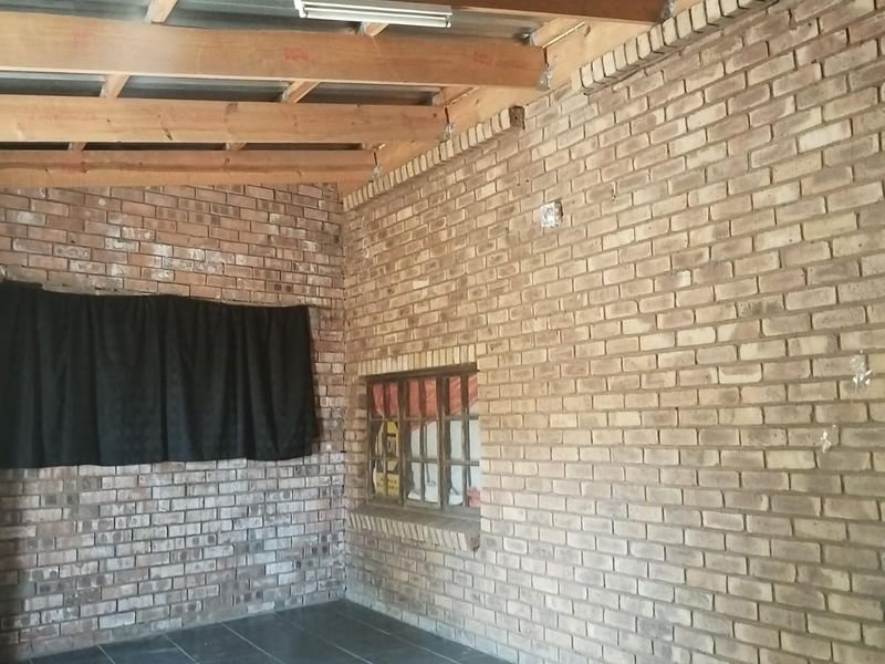 House For Sale in Hoeveld Park, Witbank - Photo 4