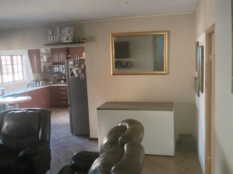 House For Sale in Hoeveld Park, Witbank - Photo 6