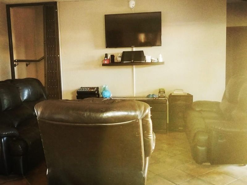 House For Sale in Hoeveld Park, Witbank - Photo 7