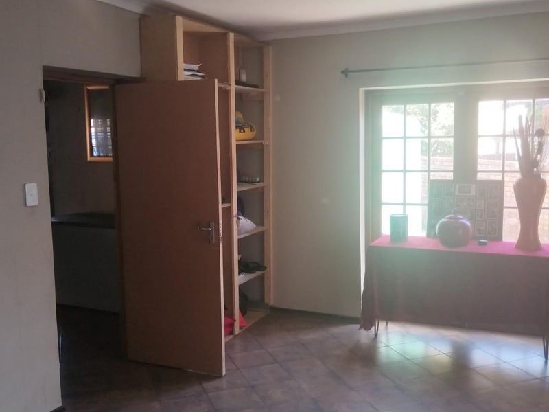 House For Sale in Hoeveld Park, Witbank - Photo 9