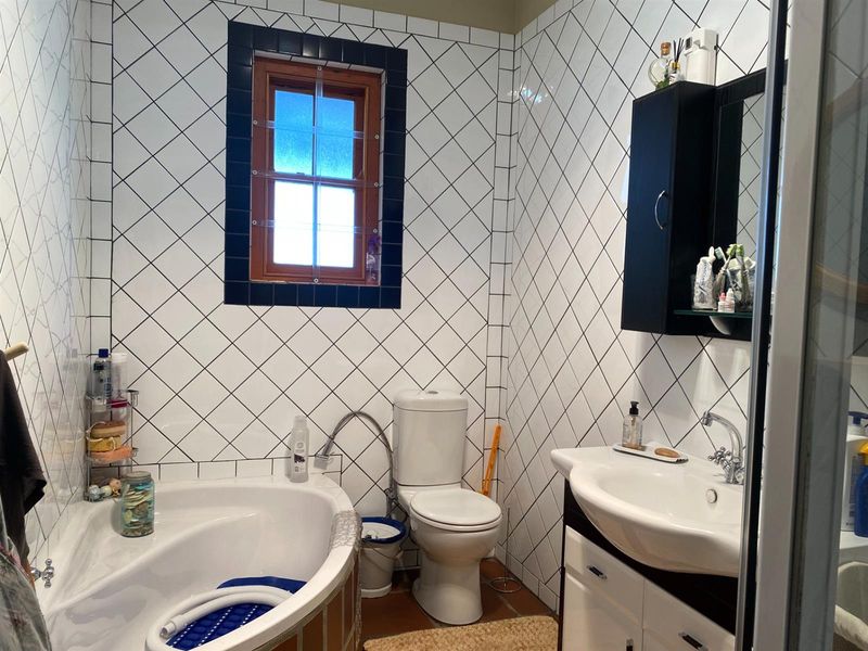 Established Self-Catering Investment with Spacious Family Living - Photo 8