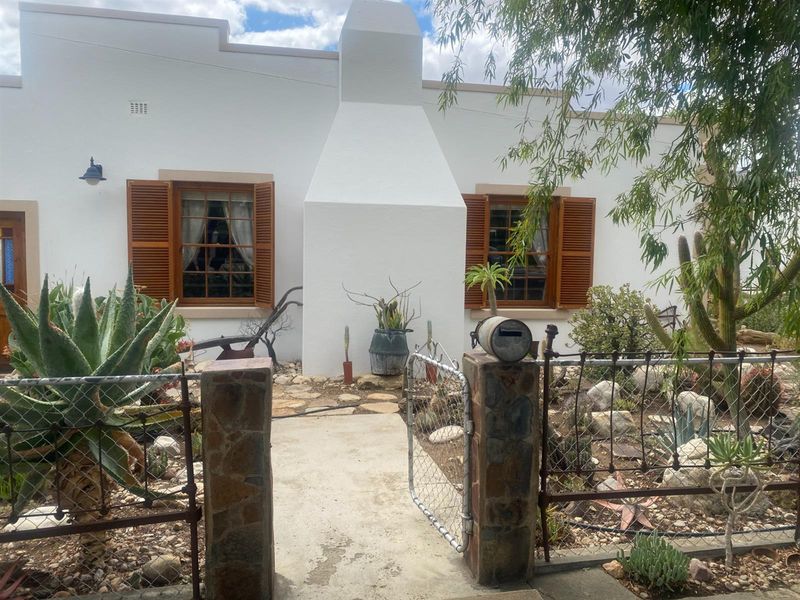 Established Self-Catering Investment with Spacious Family Living - Photo 1