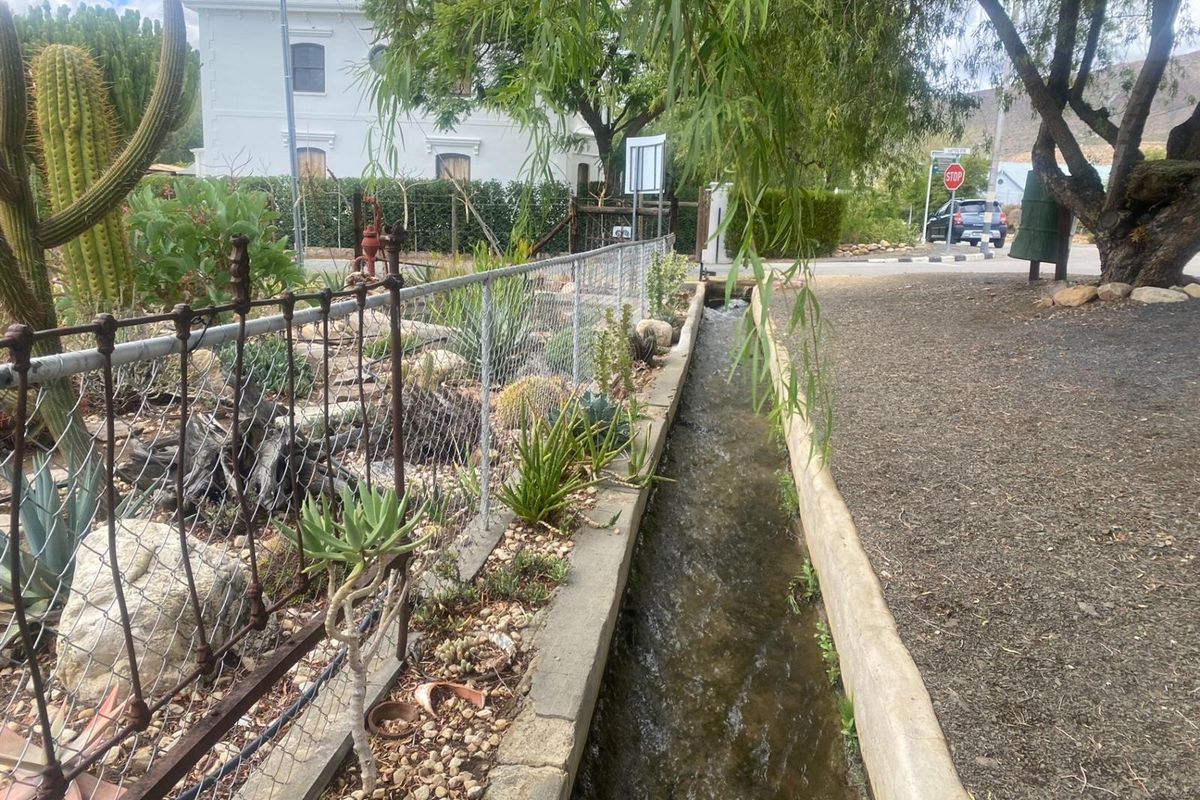 Established Self-Catering Investment with Spacious Family Living - Photo 3