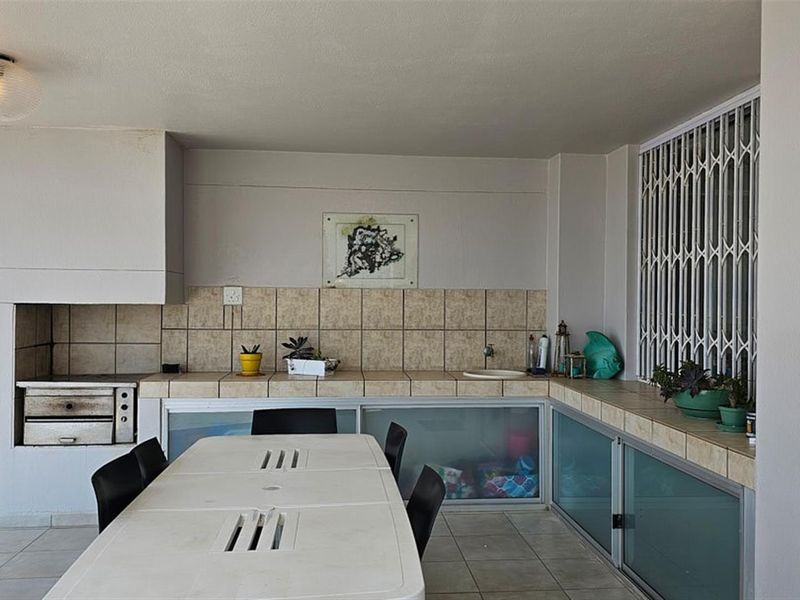 4 Bedroom, Spacious and Light Apartment - Photo 10