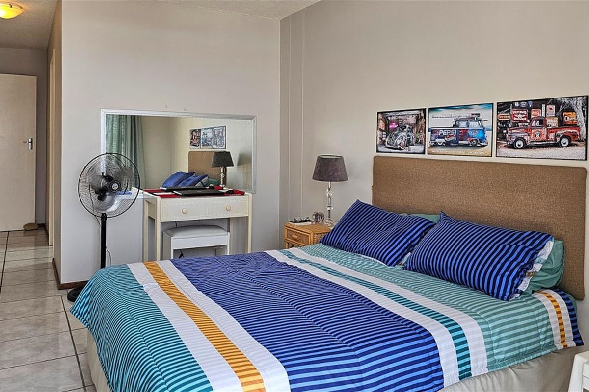 4 Bedroom, Spacious and Light Apartment - Photo 5