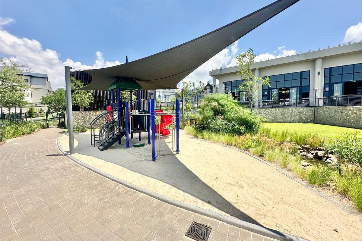 Apartment For Sale in Waterfall, Midrand - Photo 4