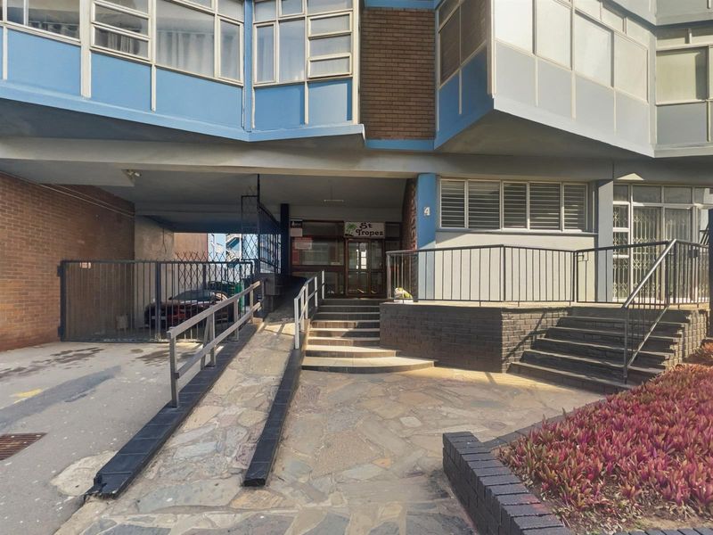 1.5 Bed Apartment For Sale in South Beach, Durban, KwaZulu-Natal - Photo 2