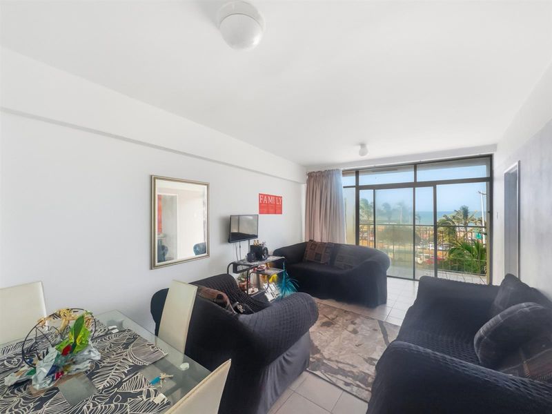 2 Bedroom Apartment For Sale in South Beach, Durban, KwaZulu-Natal - Photo 4