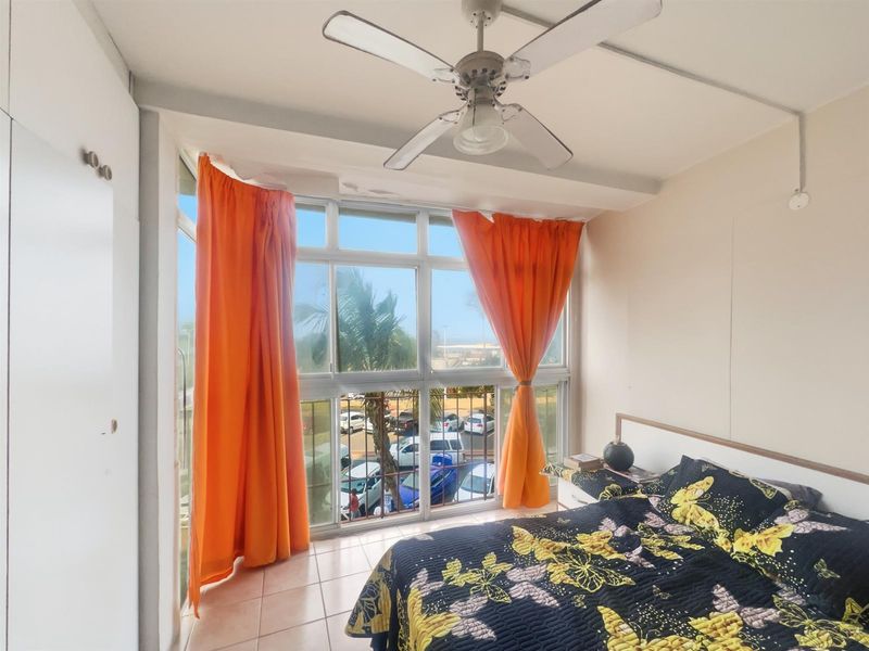 2 Bedroom Apartment For Sale in South Beach, Durban, KwaZulu-Natal - Photo 7