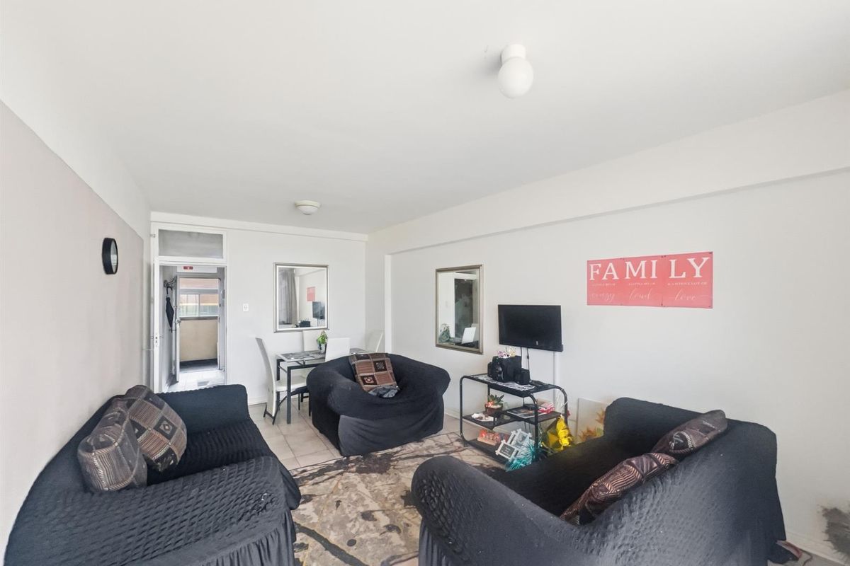 2 Bedroom Apartment For Sale in South Beach, Durban, KwaZulu-Natal - Photo 5