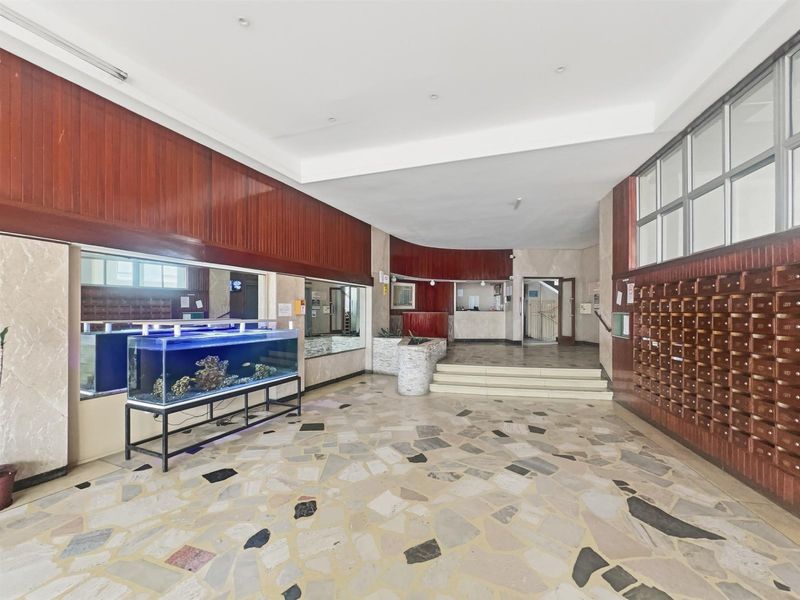 2 Bedroom Apartment For Sale in South Beach, Durban, KwaZulu-Natal - Photo 3