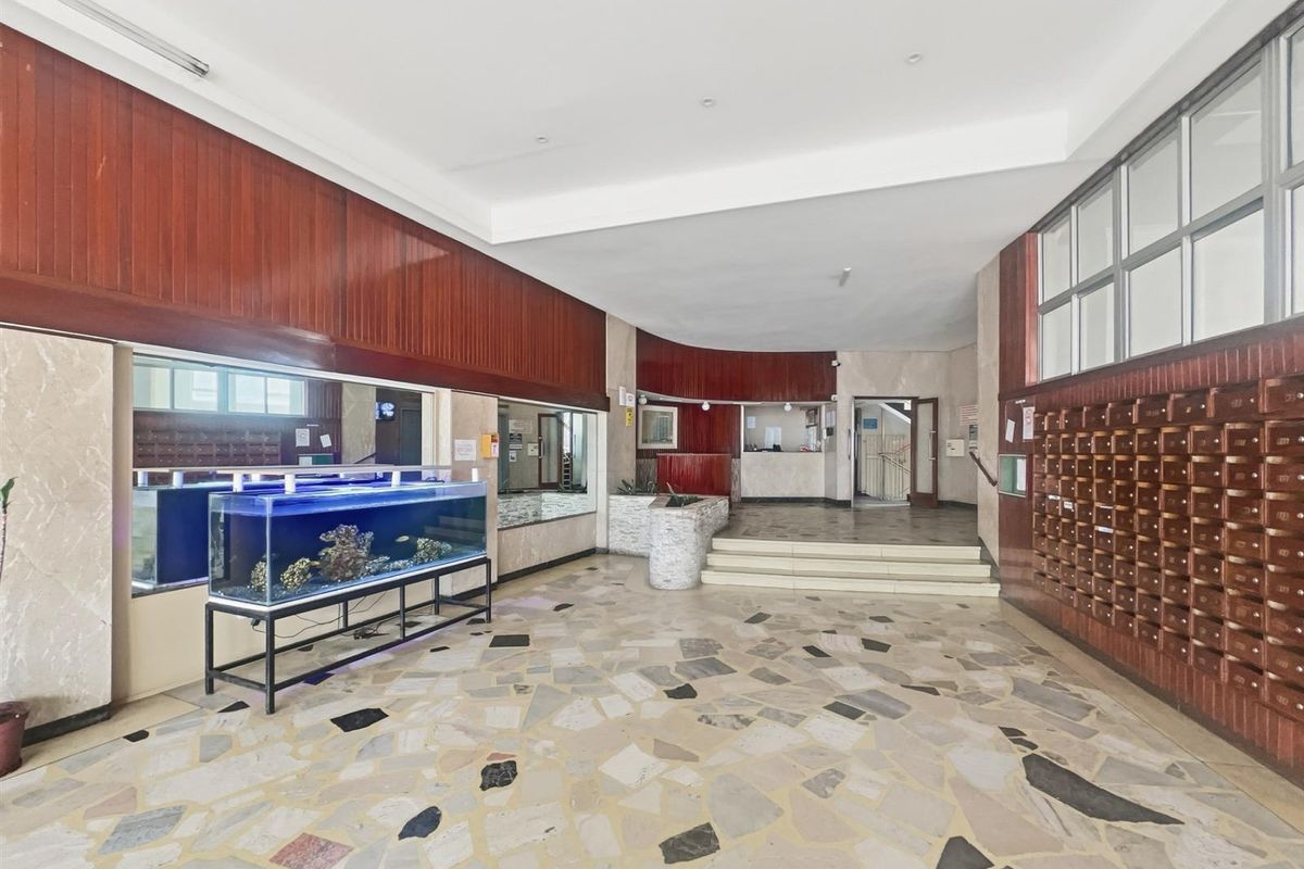 2 Bedroom Apartment For Sale in South Beach, Durban, KwaZulu-Natal - Photo 3