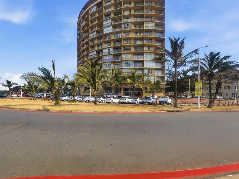 2 Bedroom Apartment For Sale in South Beach, Durban, KwaZulu-Natal - Photo 2