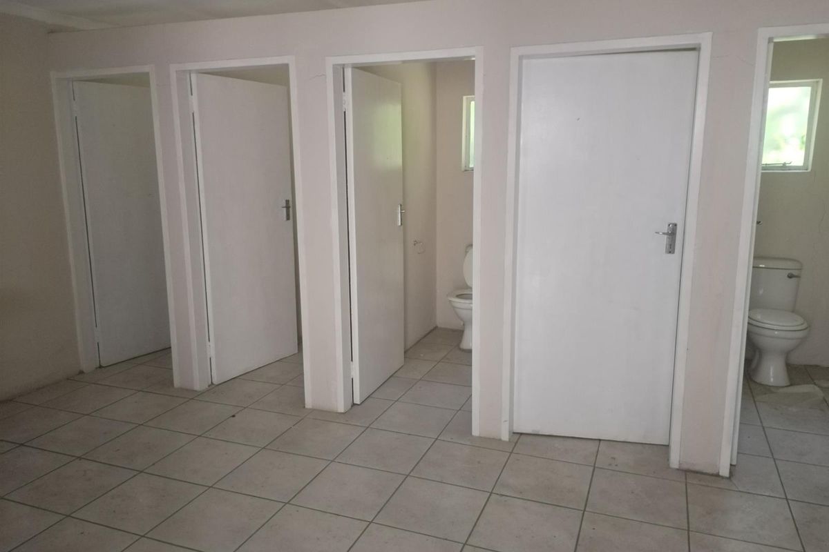 Private School/ Training Center property to let - Photo 4