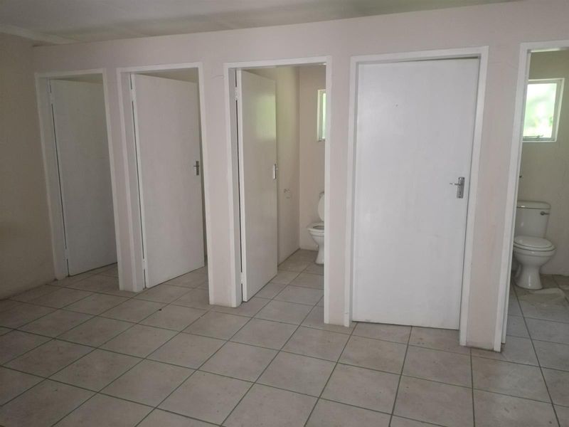 Private School/ Training Center property to let - Photo 4