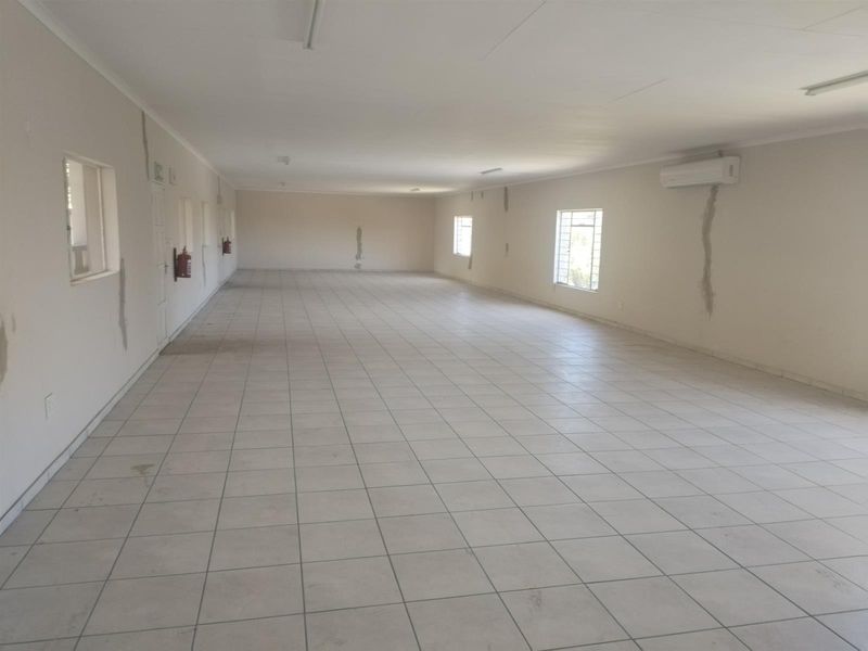 Private School/ Training Center property to let - Photo 9