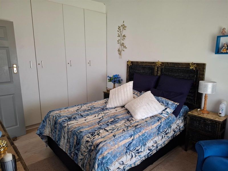 Super spacious townhouse in Uvongo - Photo 9