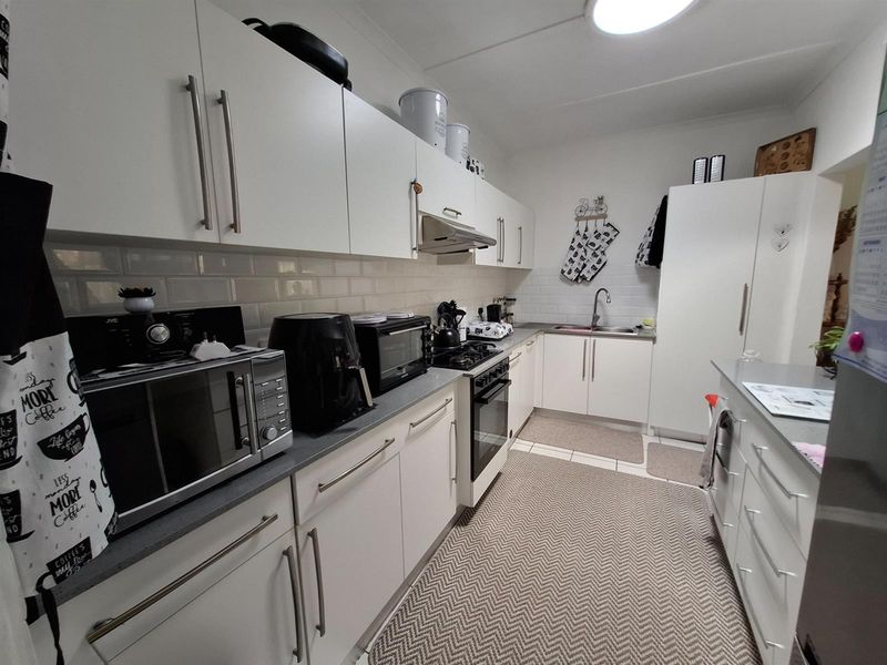 Super spacious townhouse in Uvongo - Photo 8