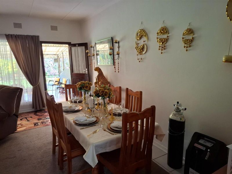Super spacious townhouse in Uvongo - Photo 3