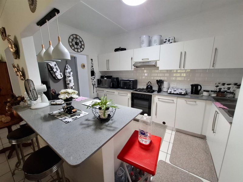 Super spacious townhouse in Uvongo - Photo 6