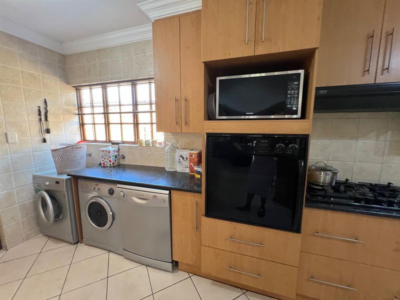 3 Bedroom House For Sale in Centurion Thatchfield - Photo 5
