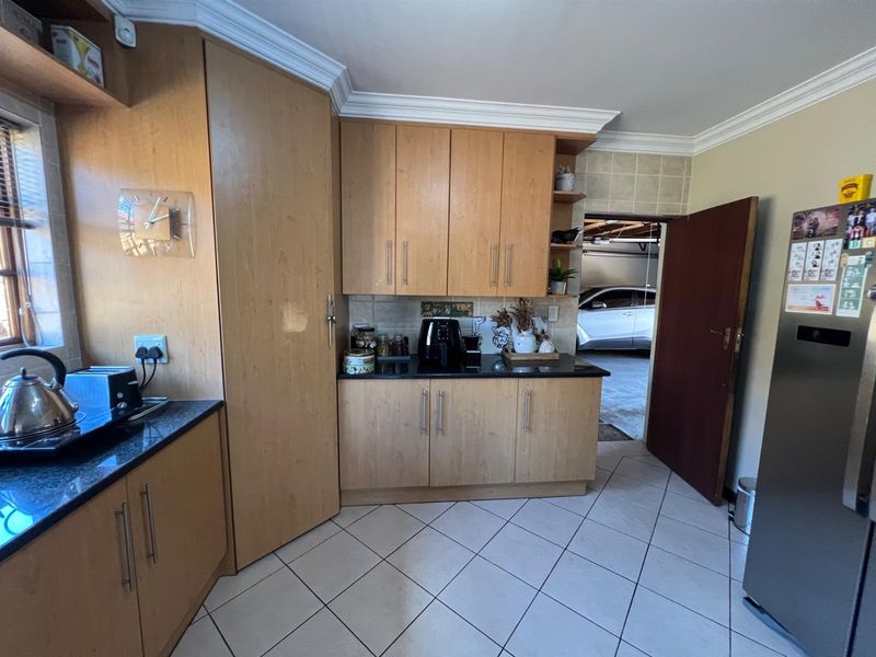 3 Bedroom House For Sale in Centurion Thatchfield - Photo 4