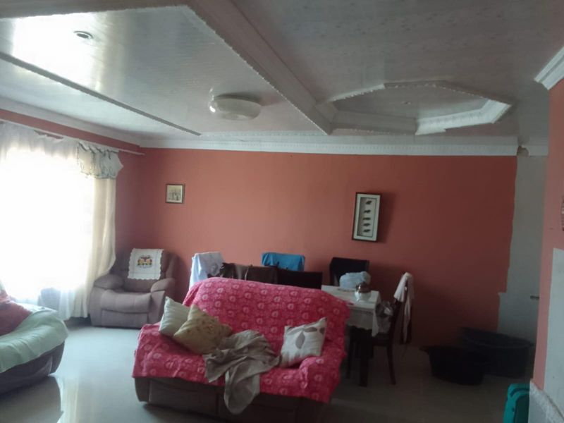 House For Sale in Osizweni, Newcastle, KwaZulu Natal - Photo 8