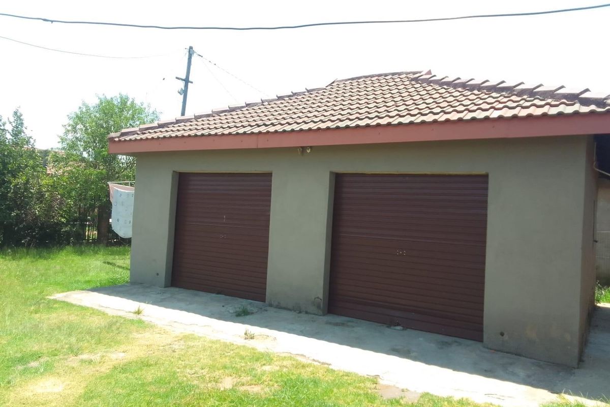 House For Sale in Osizweni, Newcastle, KwaZulu Natal - Photo 4