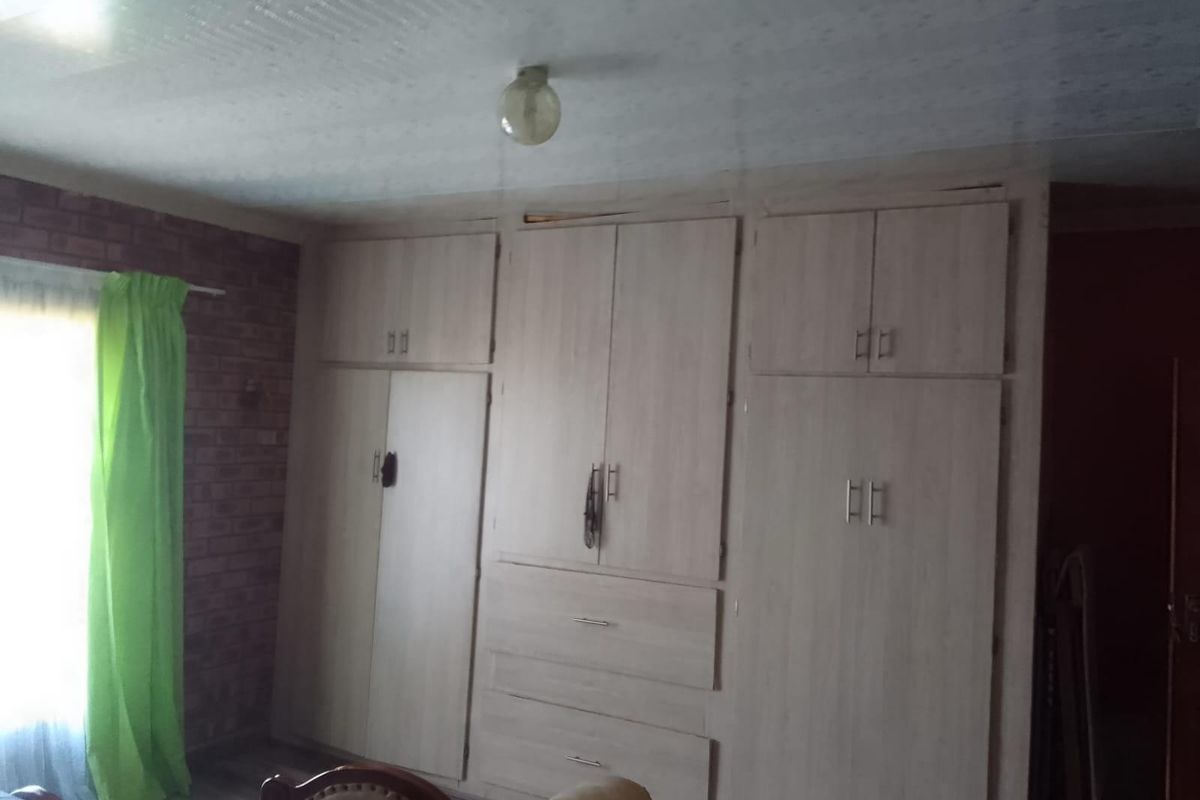 House For Sale in Osizweni, Newcastle, KwaZulu Natal - Photo 5