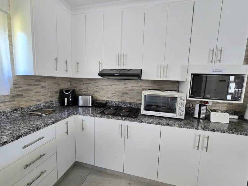 Townhouse For Sale in Longbeach, KwaZulu Natal - Photo 8