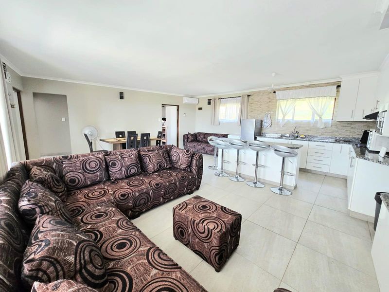 Townhouse For Sale in Longbeach, KwaZulu Natal - Photo 6