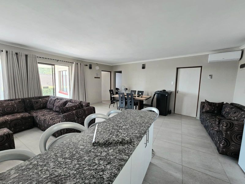 Townhouse For Sale in Longbeach, KwaZulu Natal - Photo 7